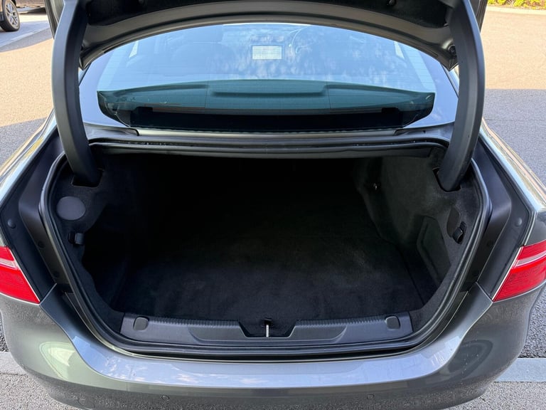 2018 Jaguar XE 2.0i GPF Portfolio Saloon 4dr Petrol Auto Euro 6 (s/s) (200 ps) SALOON Petrol Auto...