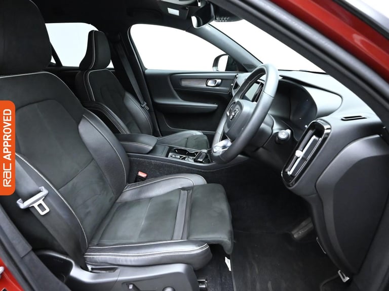 2018 Volvo XC40 2.0 D3 R-Design Pro SUV 5dr Diesel Auto AWD Euro 6 (s/s) (150 ps) SUV DIESEL Auto...