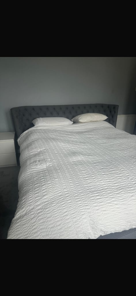 image for Super kingsize bed 