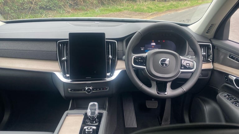 2025 Volvo XC90 Plus, B5 AWD Mild hybrid, Petrol, Dark, 7 Seats ESTATE Petrol/Electric Hybrid Aut...
