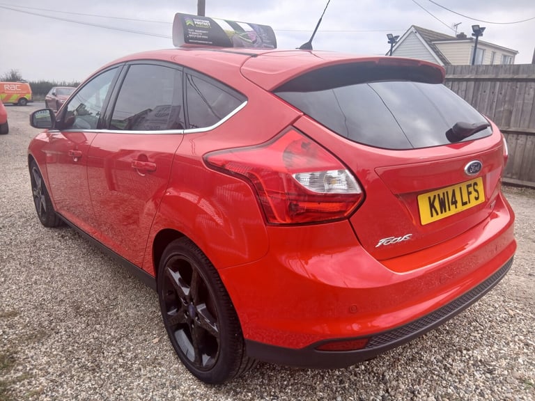2014 Ford Focus 1.0 125 EcoBoost Titanium Navigator 5dr HATCHBACK Petrol Manual