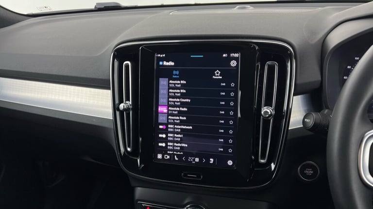 2024 Volvo XC40 Plus, B4 Mild hybrid, Petrol, Dark Estate Petrol Automatic