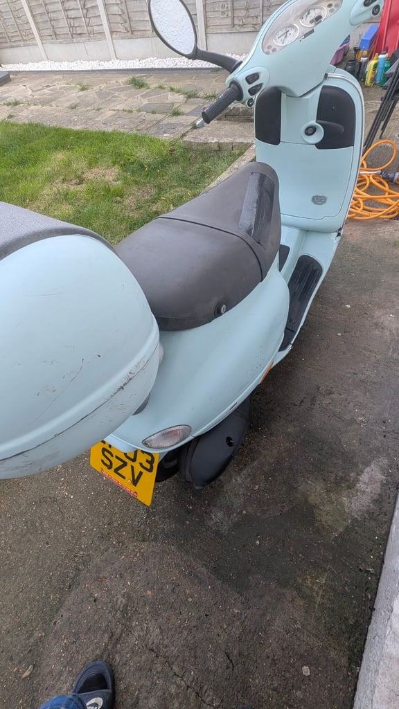 Piaggio, VESPA, 2003, 125 (18,596 miles) datatag , emissions test done (cc) helmet, D lock , cover 