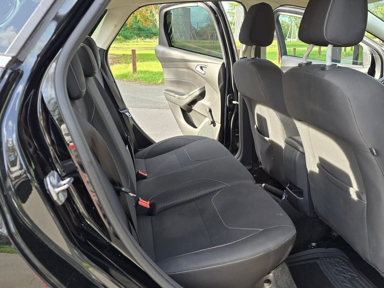 2016 Ford Focus 1.0 Manual Zetec EcoBoost 61000 Miles. NAV . PX OK. Petrol 5dr hatchback. HATCHBA...