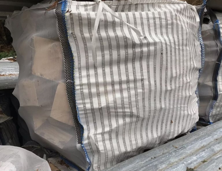 1 tonne buiders bags of dry seasoned hardwood logs with free delivery 