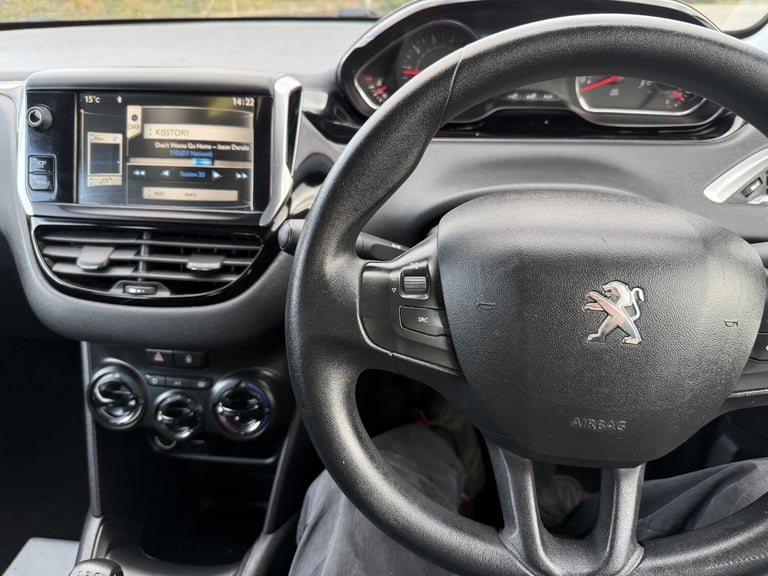 PEUGEOT 208 1.2 VTi Active 2013