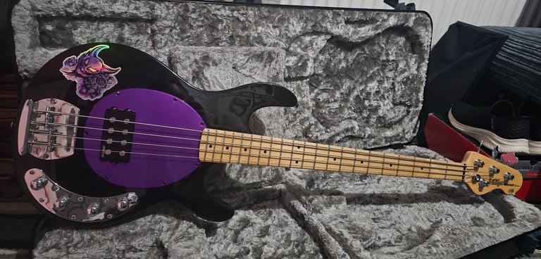 Vintage v96 bass