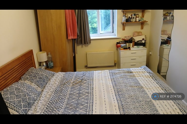 2 bedroom flat in Cashel Court, Swinton, Manchester, M27 (2 bed) (#2174726)