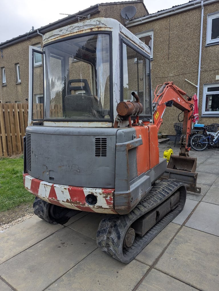Kubota KX61 digger 2.6T rubber tracks with 3 buckets 