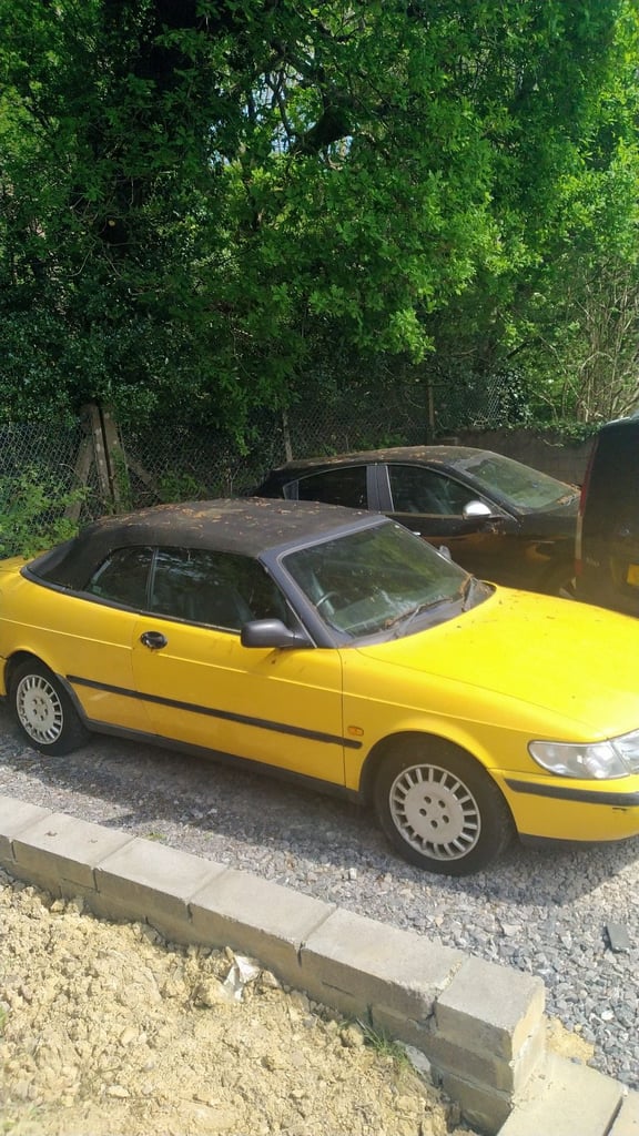 Saab 900s, genuine 41k. Great investment 