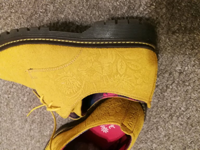 Moshulu size 6/39 NEW, Dr Marten styled like new