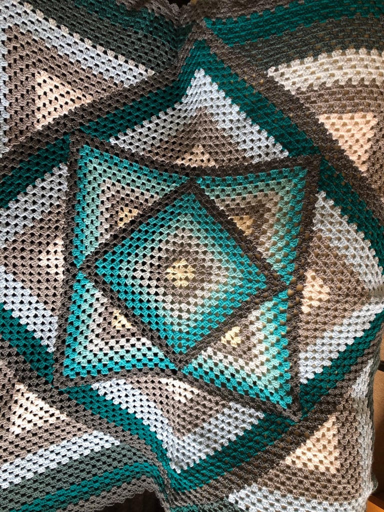 Handmade Crochet Blanket 155x155cm with 2 Free Cushion Covers – Beautiful Gift Set