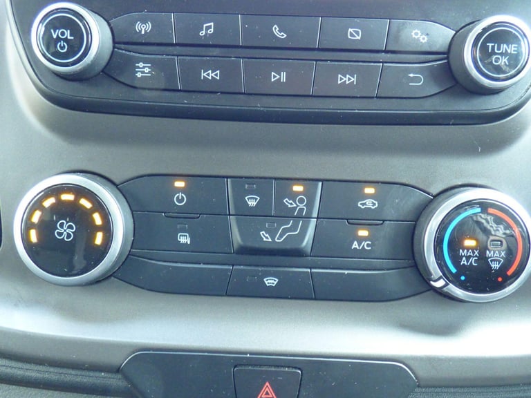 FORD TRANSIT CUSTOM 2.0 300 EcoBlue Trend AUTOMATIC **ALSO COMES WITH 15 MONTHS