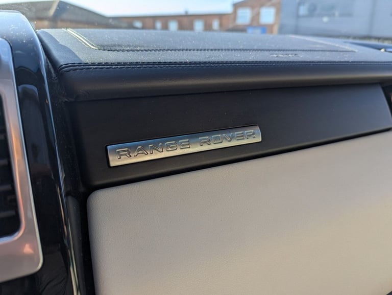2011 Land Rover Range Rover 4.4 TD V8 Vogue SUV 5dr Diesel Auto 4WD Euro 5 (313 bhp) ESTATE Diese...