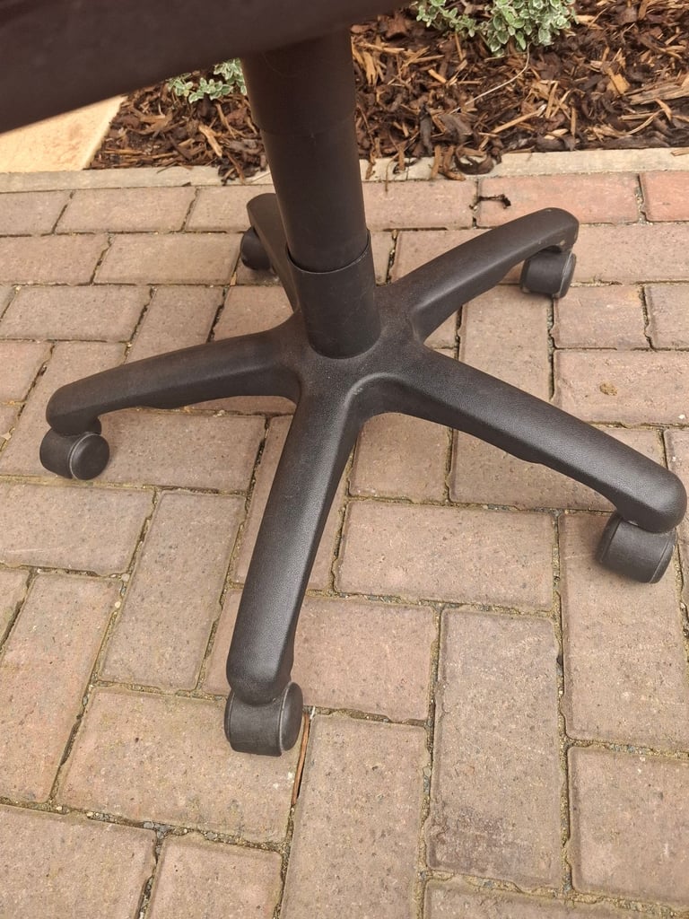 Red office swivel chair 