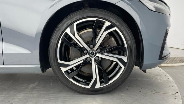 2022 Volvo V60 Recharge Plus T6 AWD plug-in hybrid Electric/Petrol Dark Automatic Estate Hybrid A...