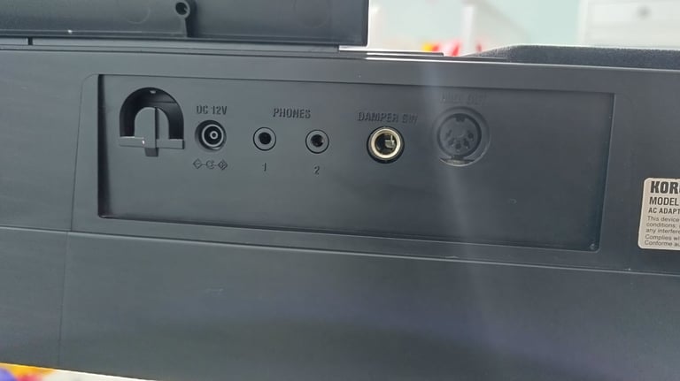 KORG SP-170S DIGITAL PIANO