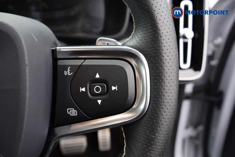2020 Volvo XC40 2.0 T5 R DESIGN Pro 5dr AWD Geartronic SUV Petrol Automatic