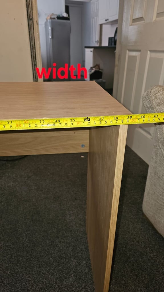 Computer desk 