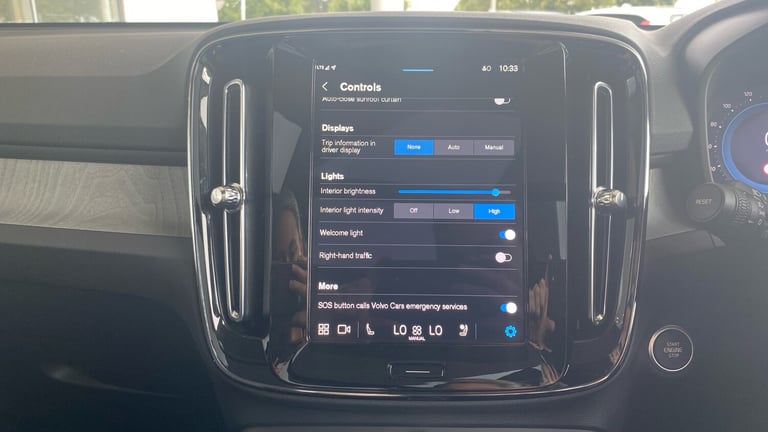 2024 Volvo XC40 2.0 B3P Ultra Dark 5dr Auto ESTATE PETROL Automatic