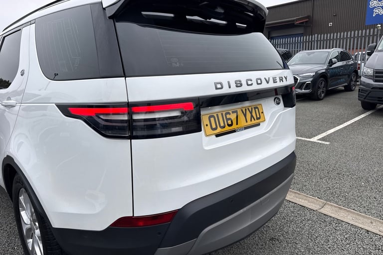2017 Land Rover Discovery 3.0 TD V6 SE SUV 5dr Diesel Auto 4WD Euro 6 (s/s) (258 ps) SUV DIESEL A...