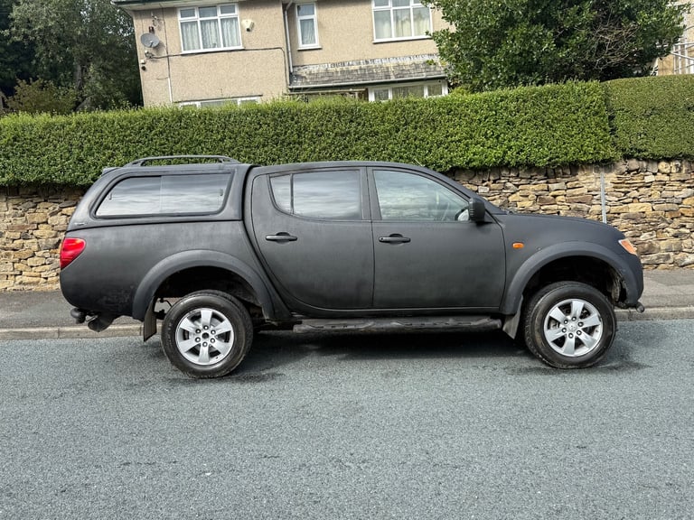 2008 MITSUBISHI L200 4-WORK D/C DOUBLE CAB MANUAL DIESEL 4X4 GREEN