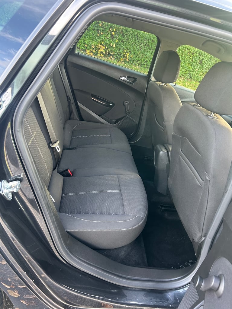 Vauxhall, ASTRA, Hatchback, 2013, Manual, 1956 (cc), 5 doors