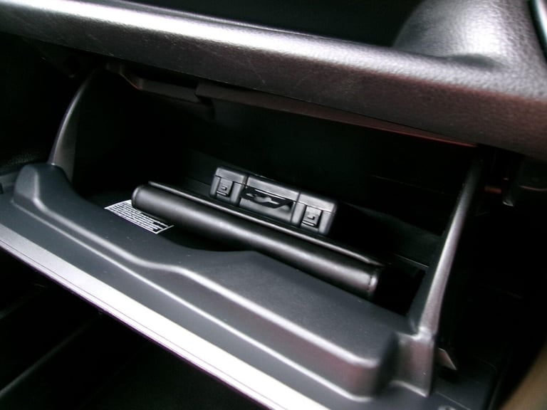 2015 Toyota Yaris 1.33 VVT-i Sport 5dr HATCHBACK PETROL Manual