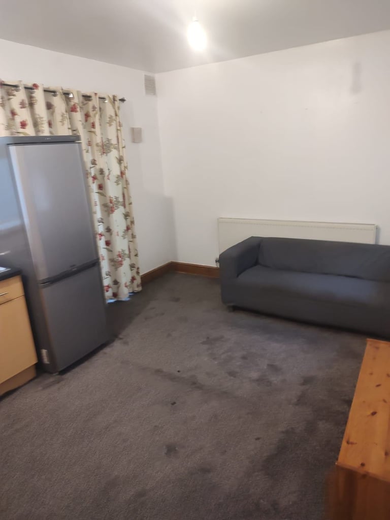 1 Bed Maisonette, Clive Road, 