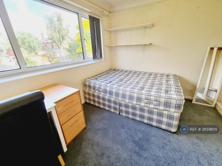 6 bedroom house in St. Helens Road, Leamington Spa, CV31 (6 bed) (#2659805)