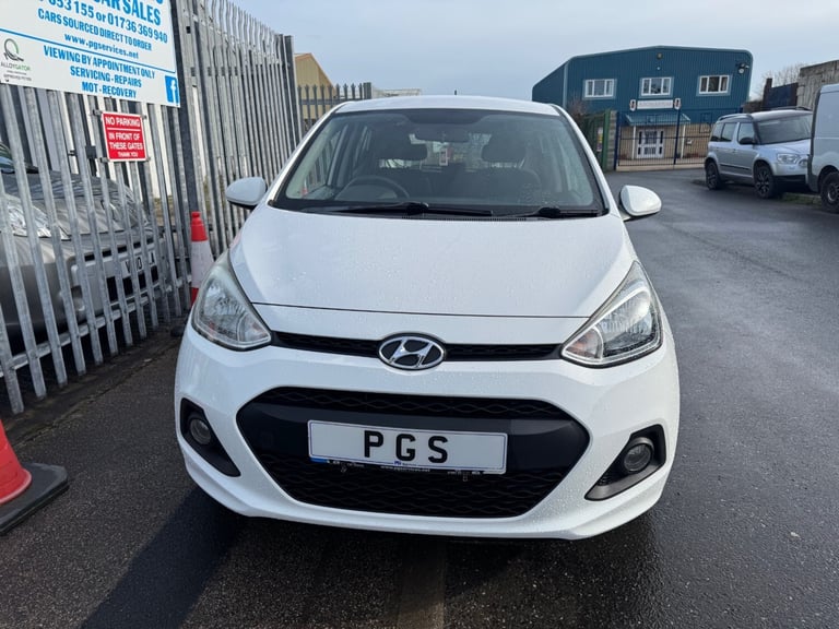 2014/14 HYUNDAI i10 1.0 SE 5DOOR ONLY 49K FULL HISTORY £20 ROAD TAX GREAT MPG 