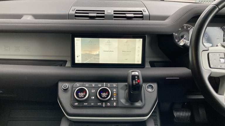 2022 Land Rover Defender 3.0 D250 SE 110 5dr Auto ESTATE DIESEL Automatic