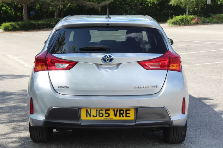 2015 Toyota Auris 1.8 Auris Icon+ VVT-i CVT 5dr Hatchback Hybrid Automatic
