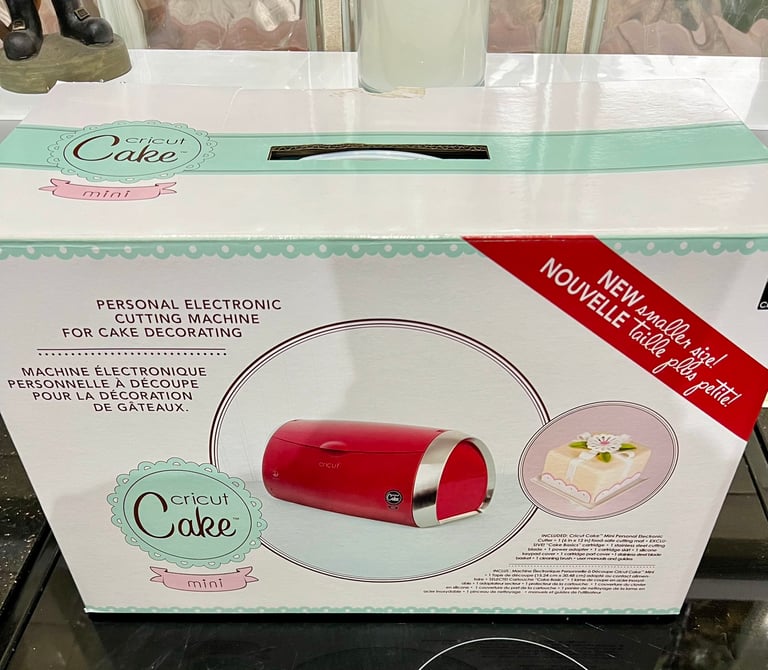 CRICUT CAKE / Personal Electronic Cutting Machine for Cake