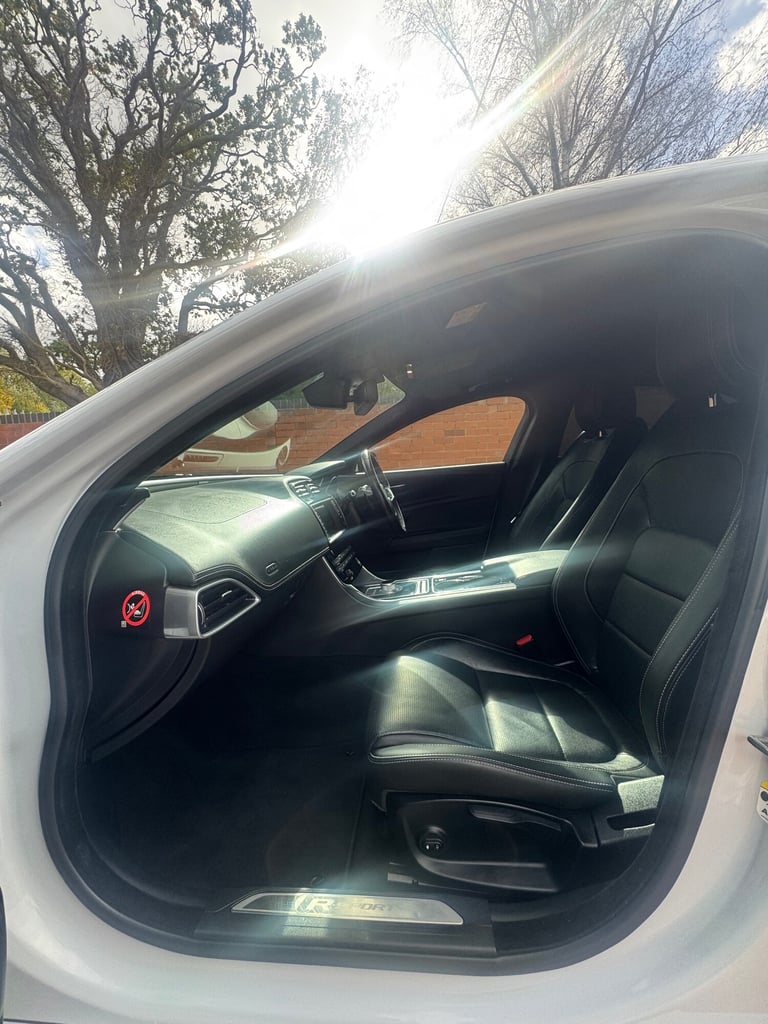 2015 Jaguar XE 2.0d [180] R-Sport 4dr Auto SALOON Diesel Automatic
