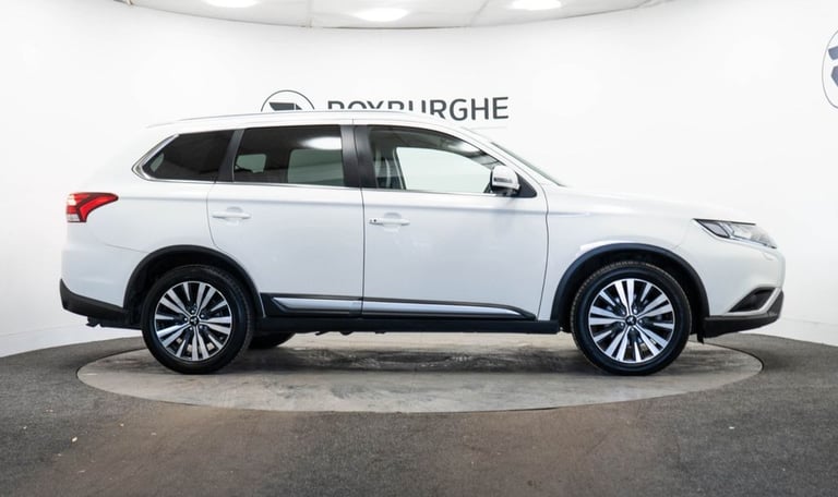 2020 MITSUBISHI OUTLANDER 2.0 MIVEC EXCEED SUV 5DR PETROL CVT 4WD EURO 6 (S/S) (