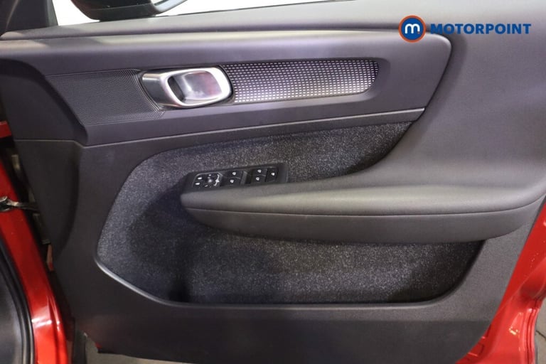 2020 Volvo XC40 1.5 T3 [163] R DESIGN 5dr SUV Petrol Manual