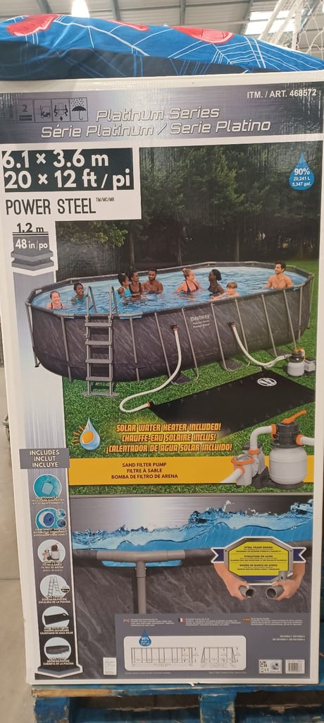 Big swimming pool 