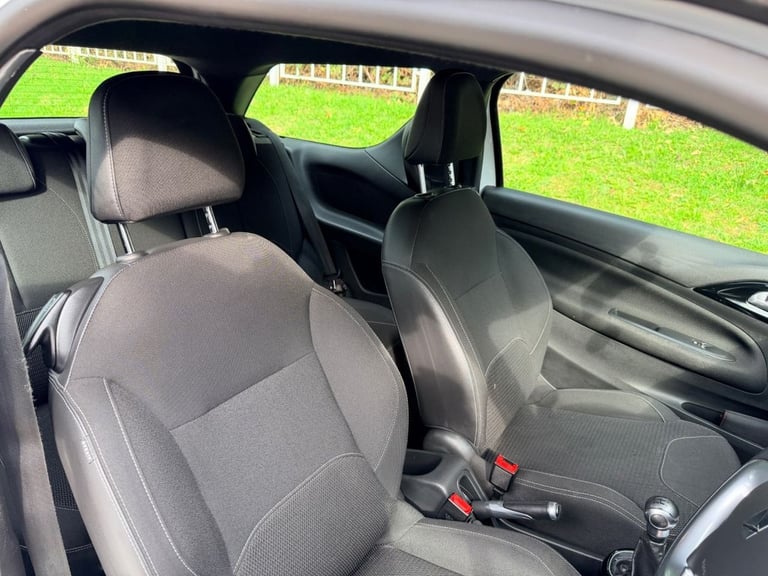 2017 DS Automobiles DS 3 1.2 PureTech Chic Hatchback 3dr Petrol Manual Euro 6 (82 ps) Hatchback P...