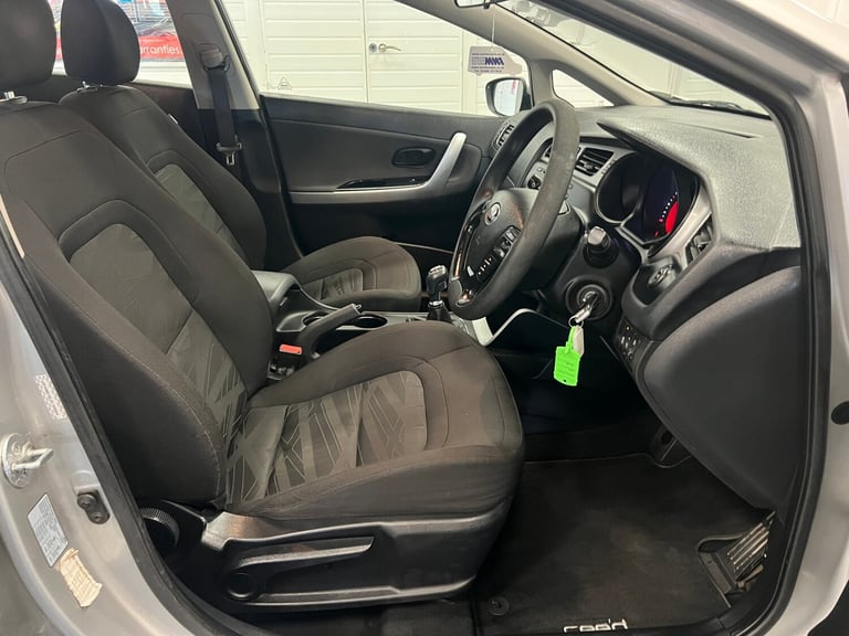 2014 Kia Ceed 1 ECODYNAMICS 1.6CRDI 127PS 5 DOOR HATCHBACK HATCHBACK Diesel Manual