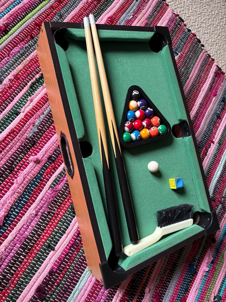 Children’s mini table top pool table 