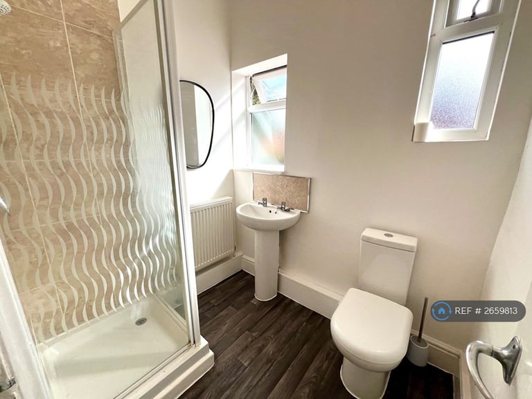 6 bedroom house in Camberwell Terrace, Leamington Spa, CV31 (6 bed) (#2659813)