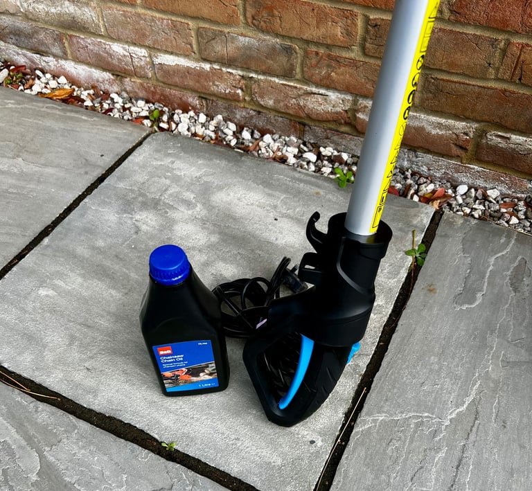 Mac Allister 750W Electric Pole Chainsaw 