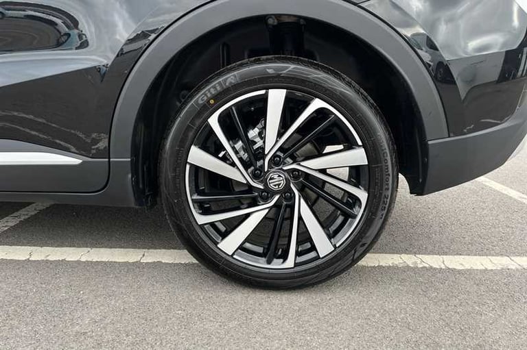 2025 MG MG ZS 1.5 Hybrid+ Trophy SUV 5dr Petrol Hybrid Auto Euro 6 (s/s) (196 ps) SUV Hybrid Auto...