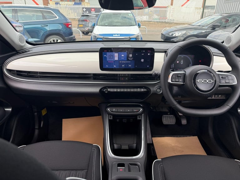 2025 Fiat 600 1.2 MHEV SUV 5dr Petrol Hybrid e-DCT Euro 6 (s/s) (100 ps) HATCHBACK Petrol/Electri...
