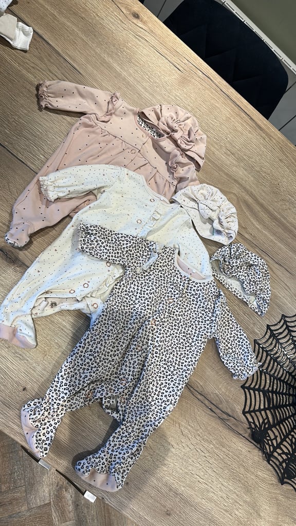 Loads of baby stuff 