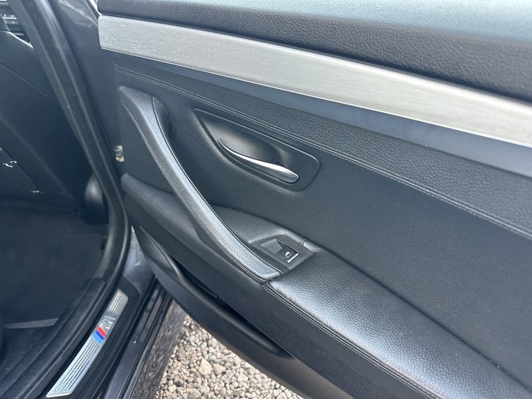 BMW 5 SERIES 2.0 520d M Sport Saloon 2011