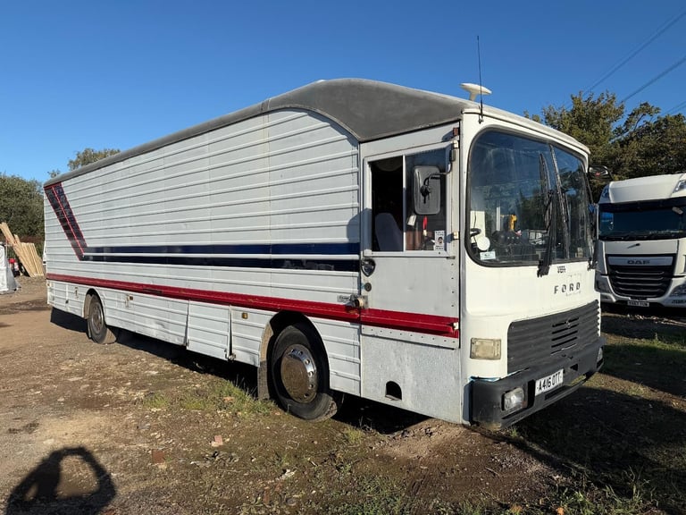 Ford 1984 MOBILE LIBRARY WARDROBE 12.5 ton box truck film unit events