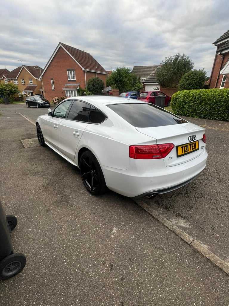 Audi, A5, Hatchback, 2014, Semi-Auto, 1984 (cc), 5 doors