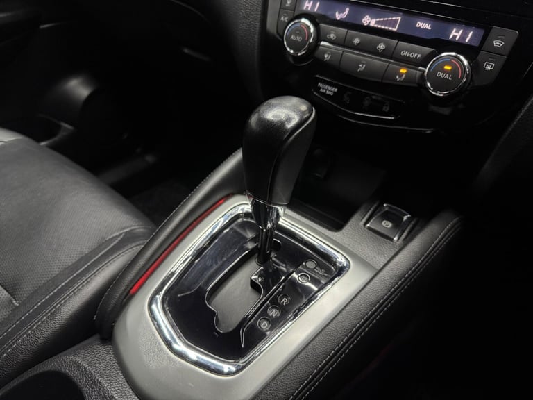 2015 Nissan Qashqai 1.2 DIG-T Tekna XTRON 2WD Euro 6 (s/s) 5dr HATCHBACK Petrol Automatic